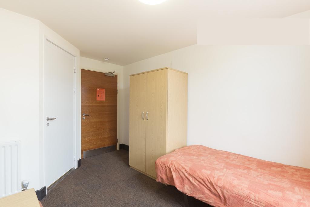 Davies Court Hostel London Room photo